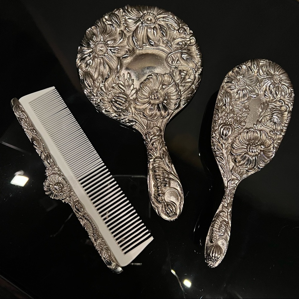 “Vintage” grooming set